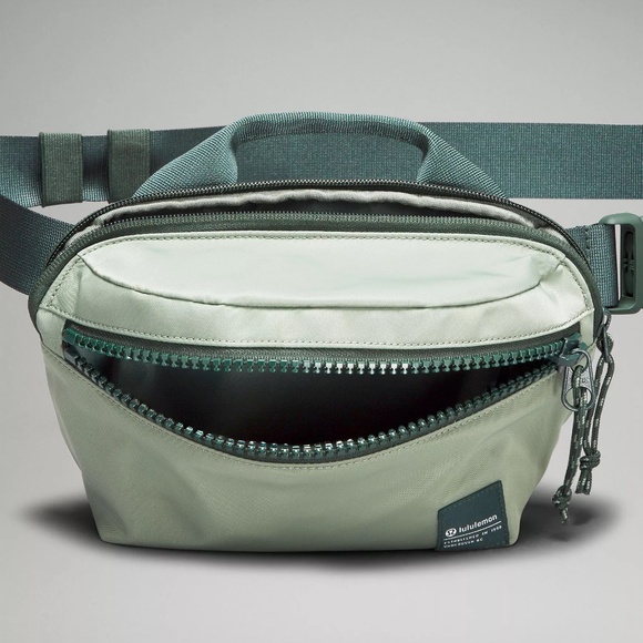 lululemon NWT All Day Essentials Belt Bag 2.5L Grey Eucalyptus/Legacy Green - Picture 3 of 3